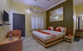 Oyo 10499 Hotel Shiv Shakti